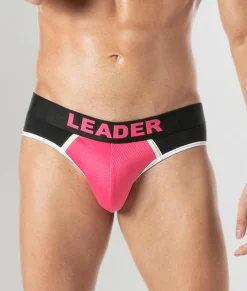 Briefs<Leader Hero Brief