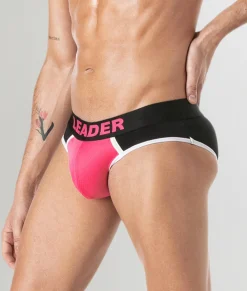 Briefs<Leader Hero Brief
