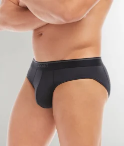 Briefs<2(X)IST Electric Brief