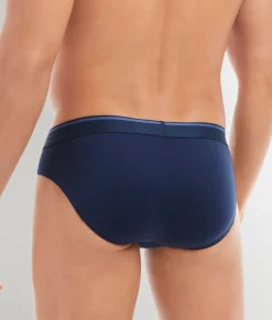 Briefs<2(X)IST Electric Brief