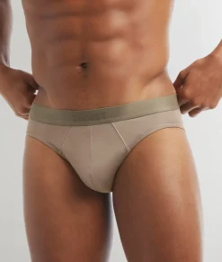 Briefs<2(X)IST Sliq Brief