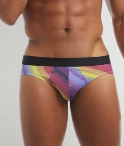 Briefs<2(X)IST Sliq Brief