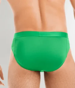 Briefs<2(X)IST Sliq Brief