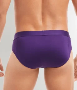 Briefs<2(X)IST Sliq Brief