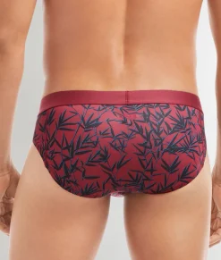 Briefs<2(X)IST Sliq Brief