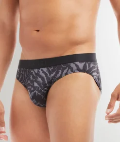 Briefs<2(X)IST Sliq Brief