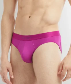Briefs<2(X)IST Sliq Brief