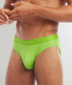 Briefs<2(X)IST Sliq Brief