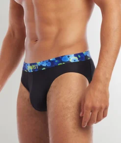 Briefs<2(X)IST Sliq Brief